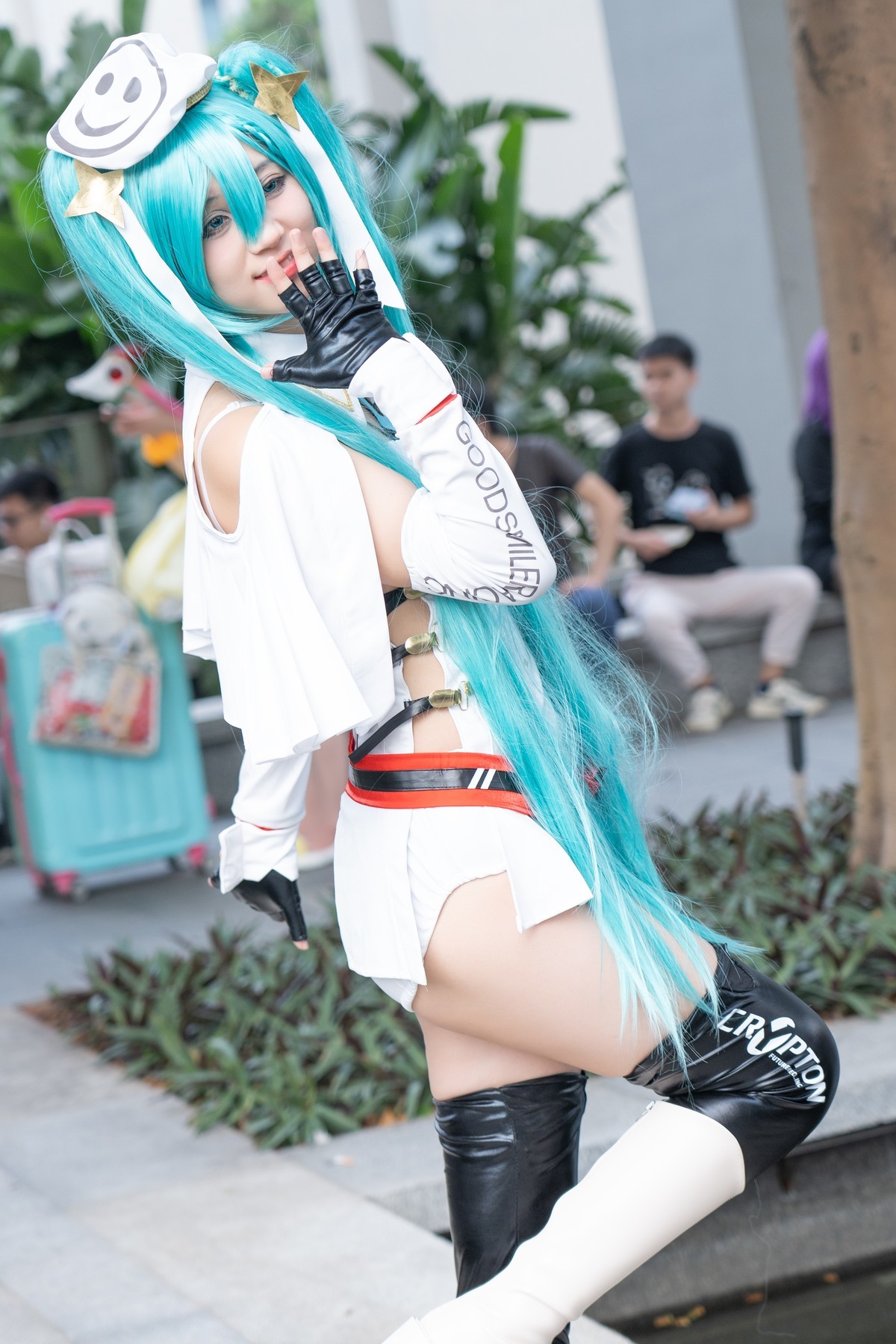【初音COS赛车娘】-享受着步调摇晃