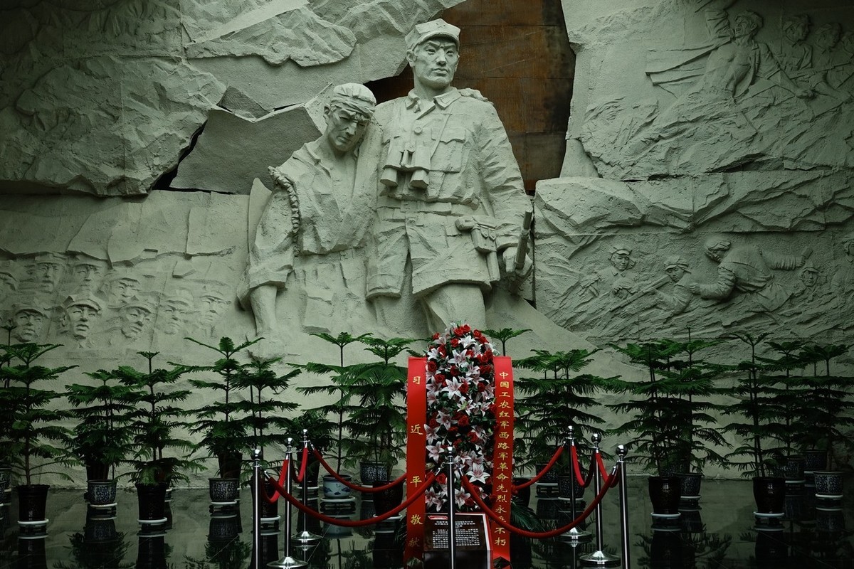 瞻仰红军西路军纪念馆