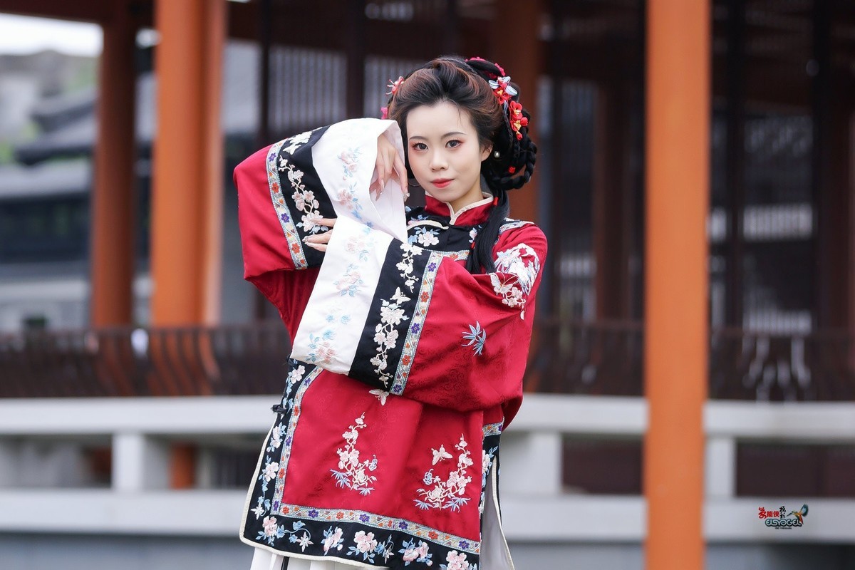 【红袖添香】---芯妍