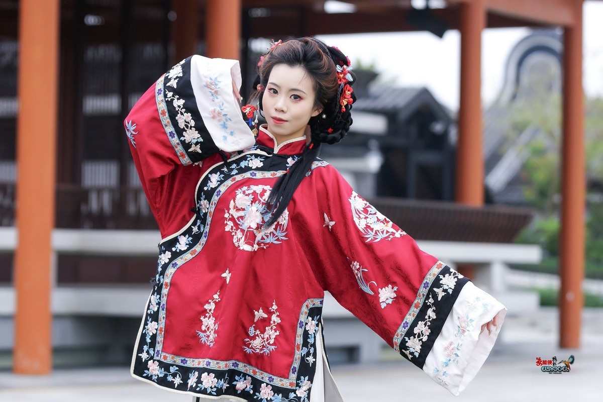 【红袖添香】---芯妍