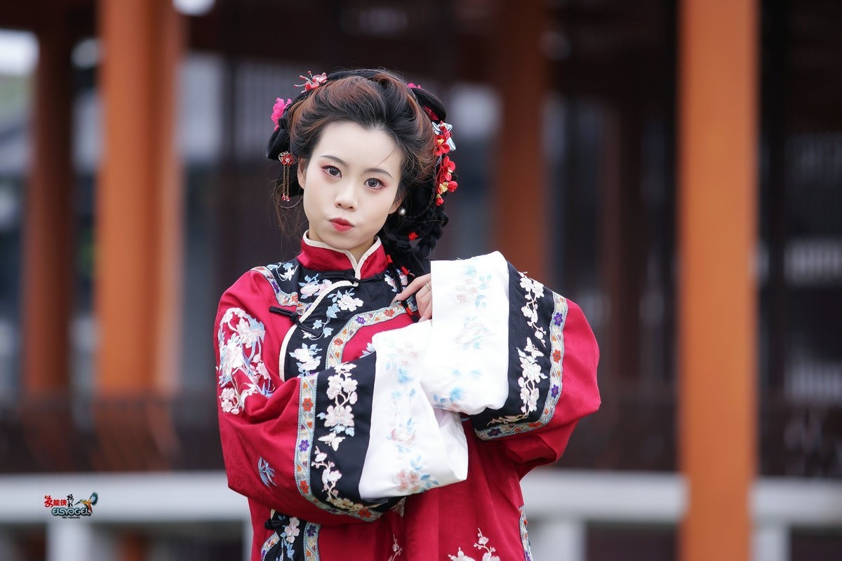 【红袖添香】---芯妍