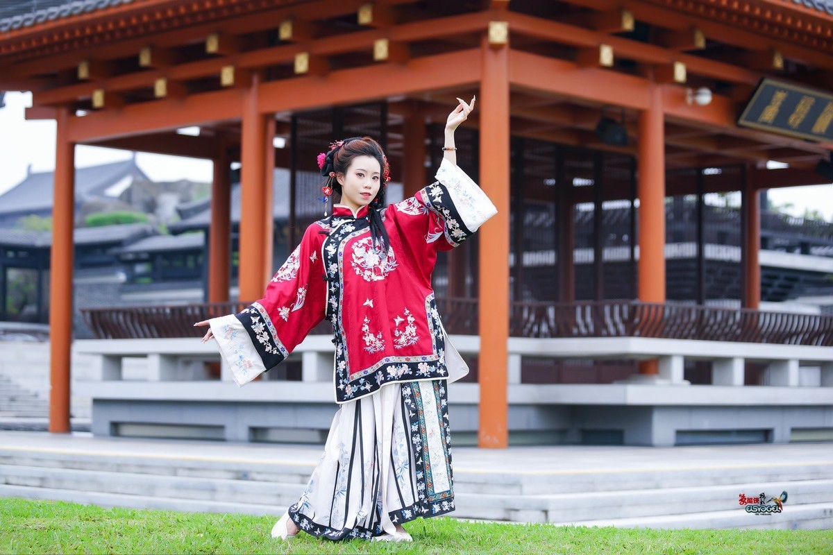 【红袖添香】---芯妍