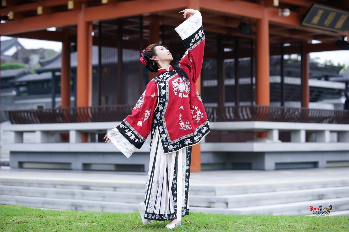 【红袖添香】---芯妍