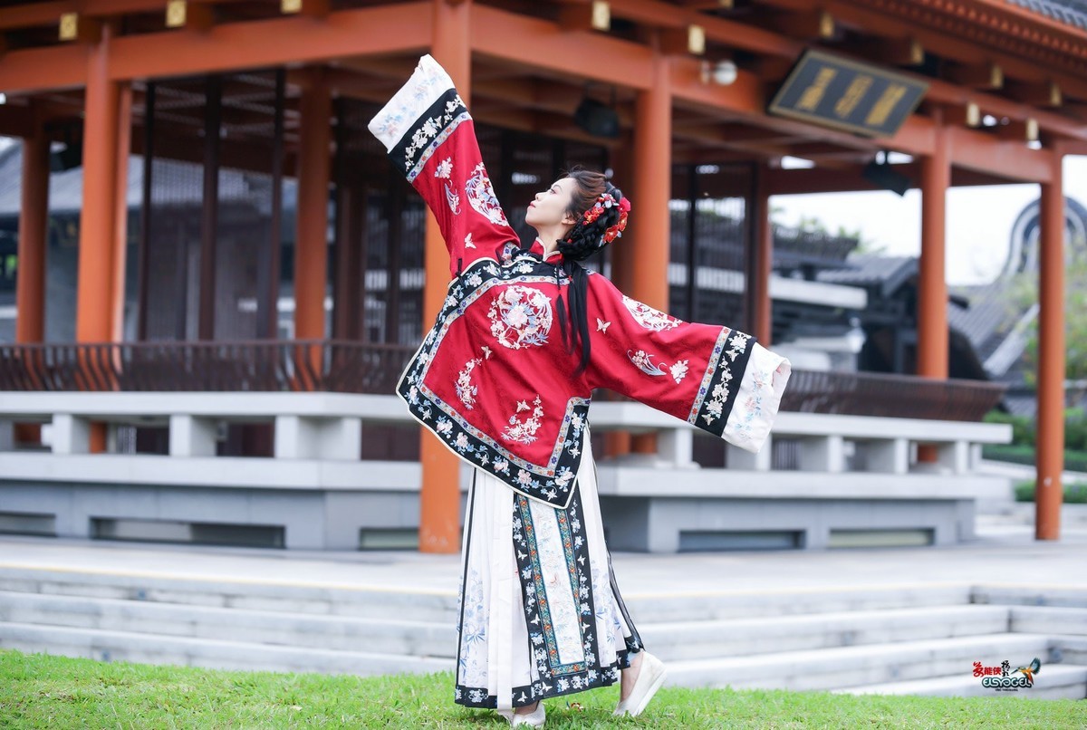 【红袖添香】---芯妍