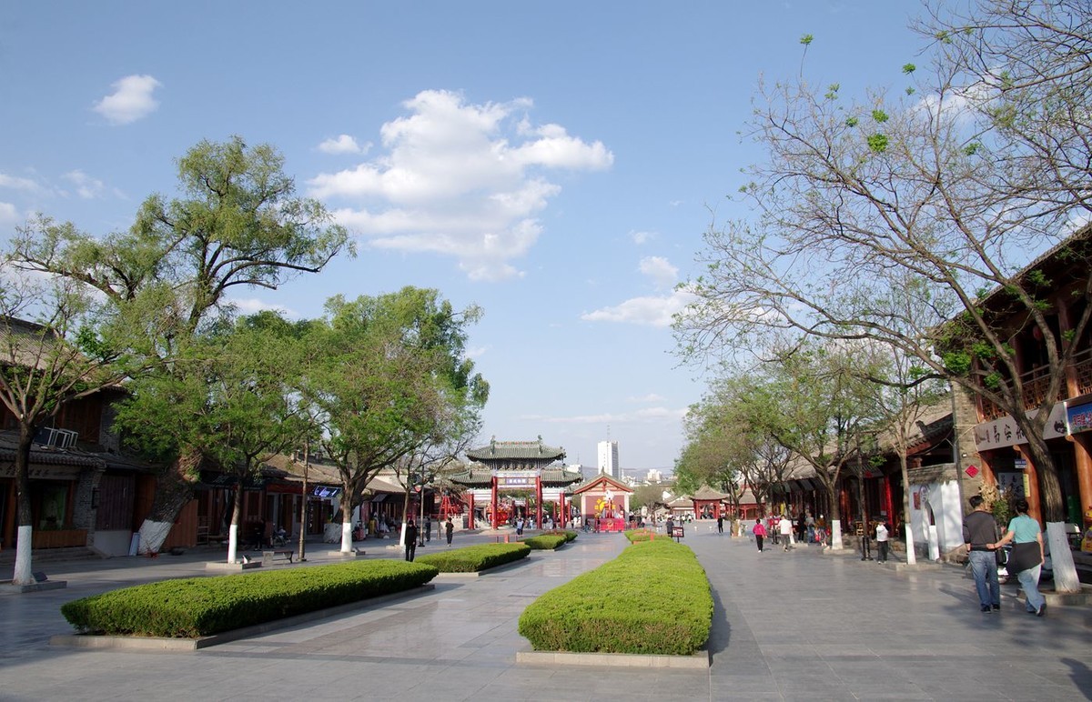 甘肃天水傍晚掠影