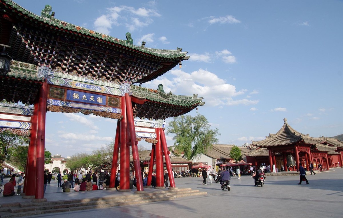 甘肃天水傍晚掠影