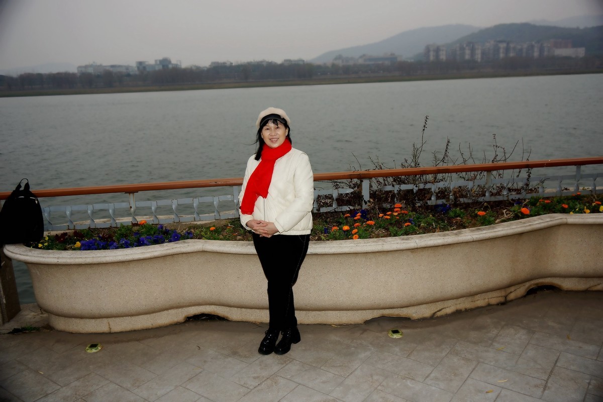 橘子洲头旅游中的美女！