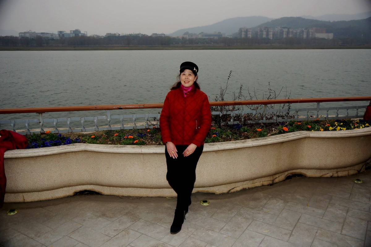 橘子洲头旅游中的美女！