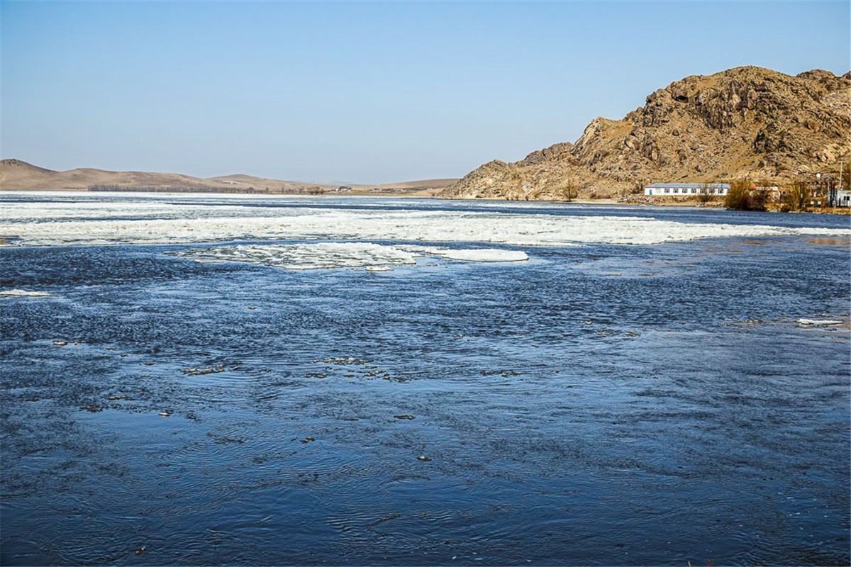 沐沦河早春风光