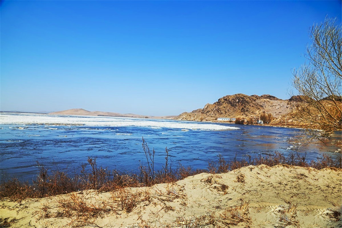 沐沦河早春风光