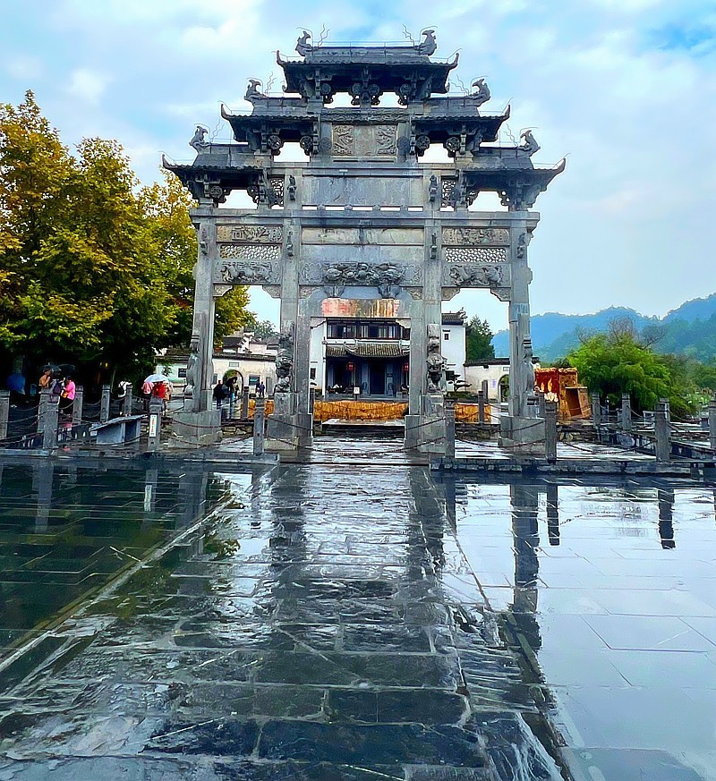 《不老松：纪实摄影》手机片：西递景！ (6)胡文光刺史牌楼！