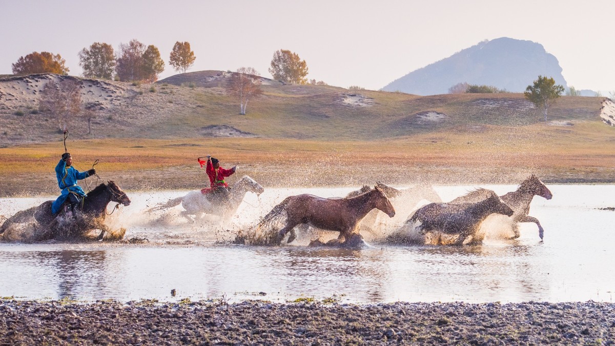 克什克腾旗------疾马飞浪（二）