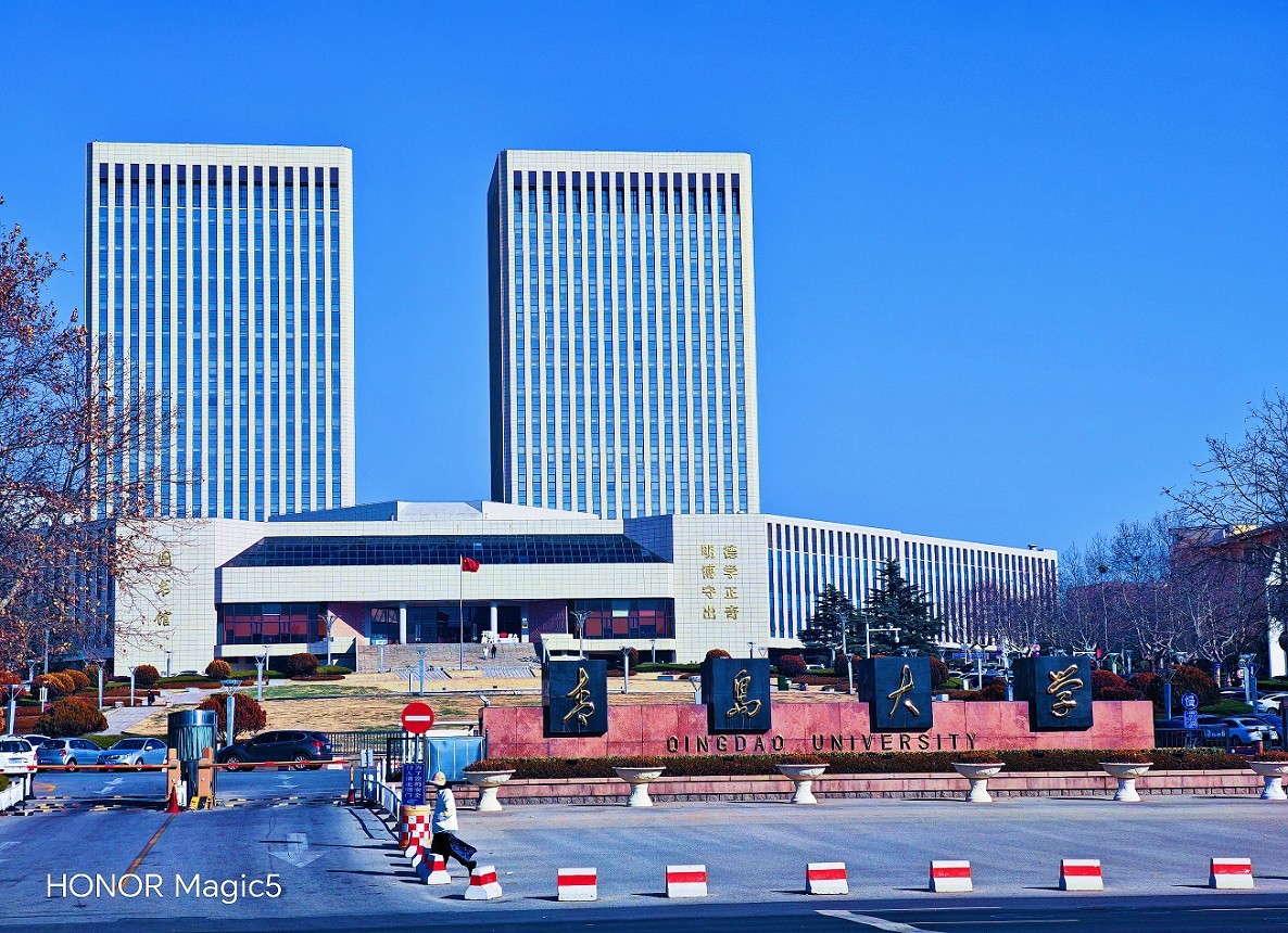 仓促试机《瞎拍》片，买了个新手机还不熟悉，赶紧调教准备上任，哈哈！