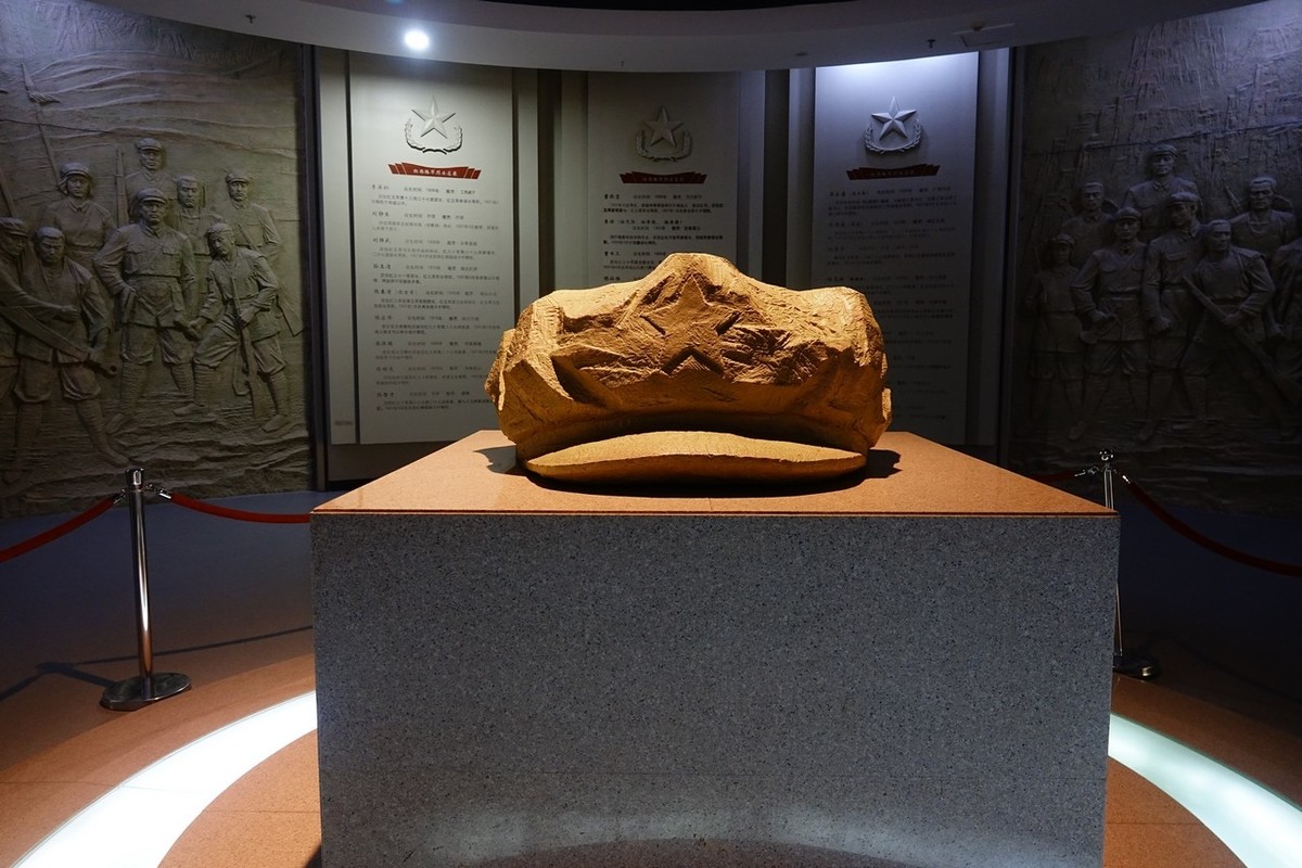 瞻仰红军西路军纪念馆