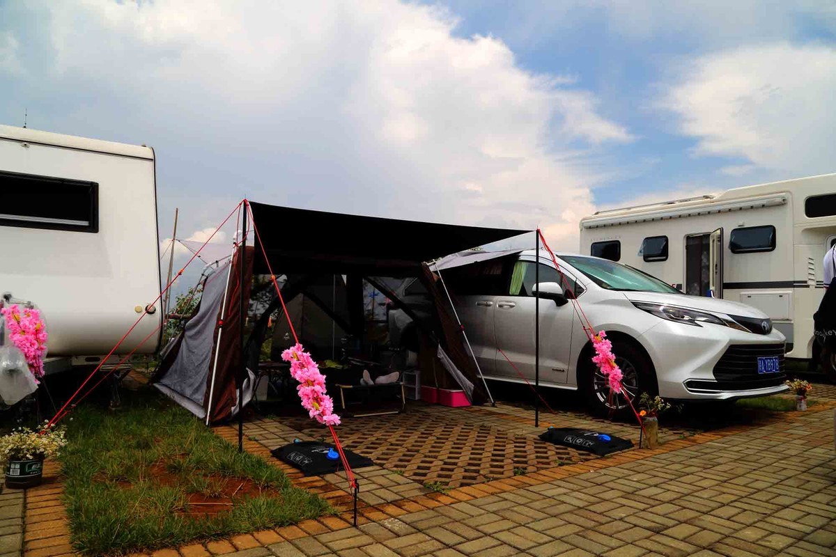 野玉海的避暑房车