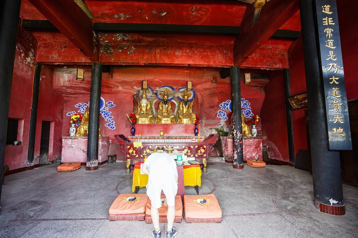 龙泉洞道观里的神仙