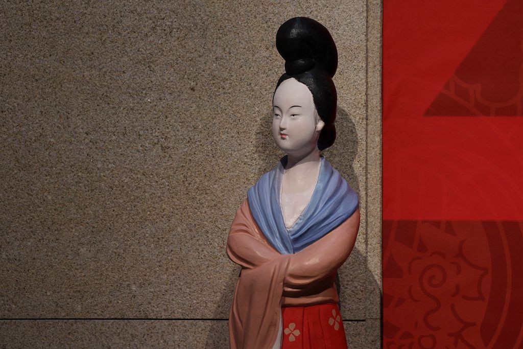 华服。泥彩----中华历代服饰泥塑展