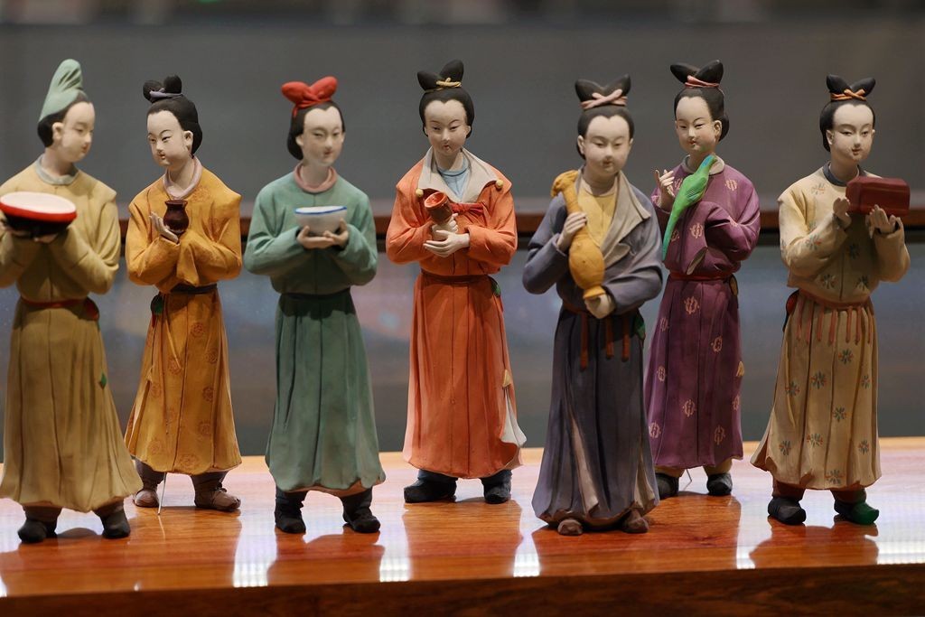 华服。泥彩----中华历代服饰泥塑展