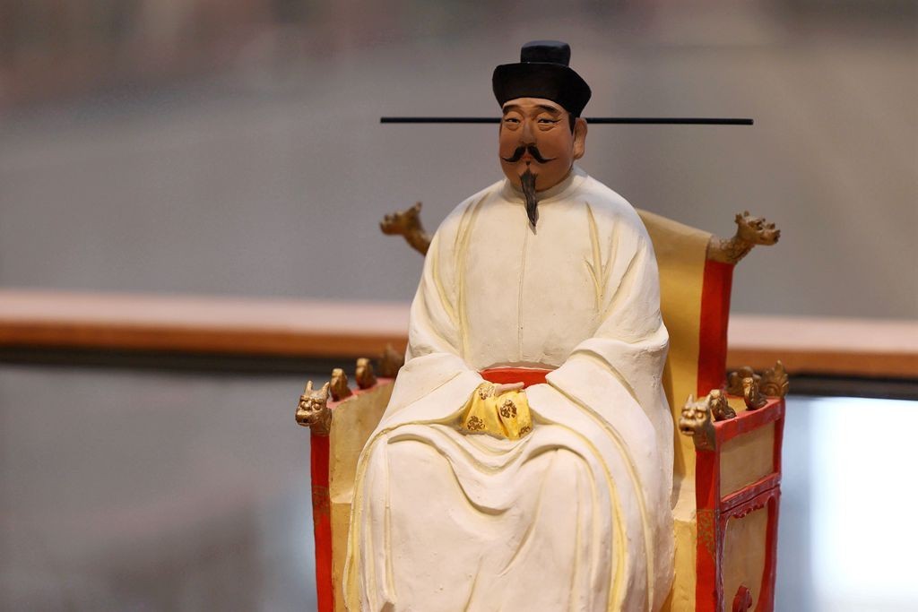 华服。泥彩----中华历代服饰泥塑展