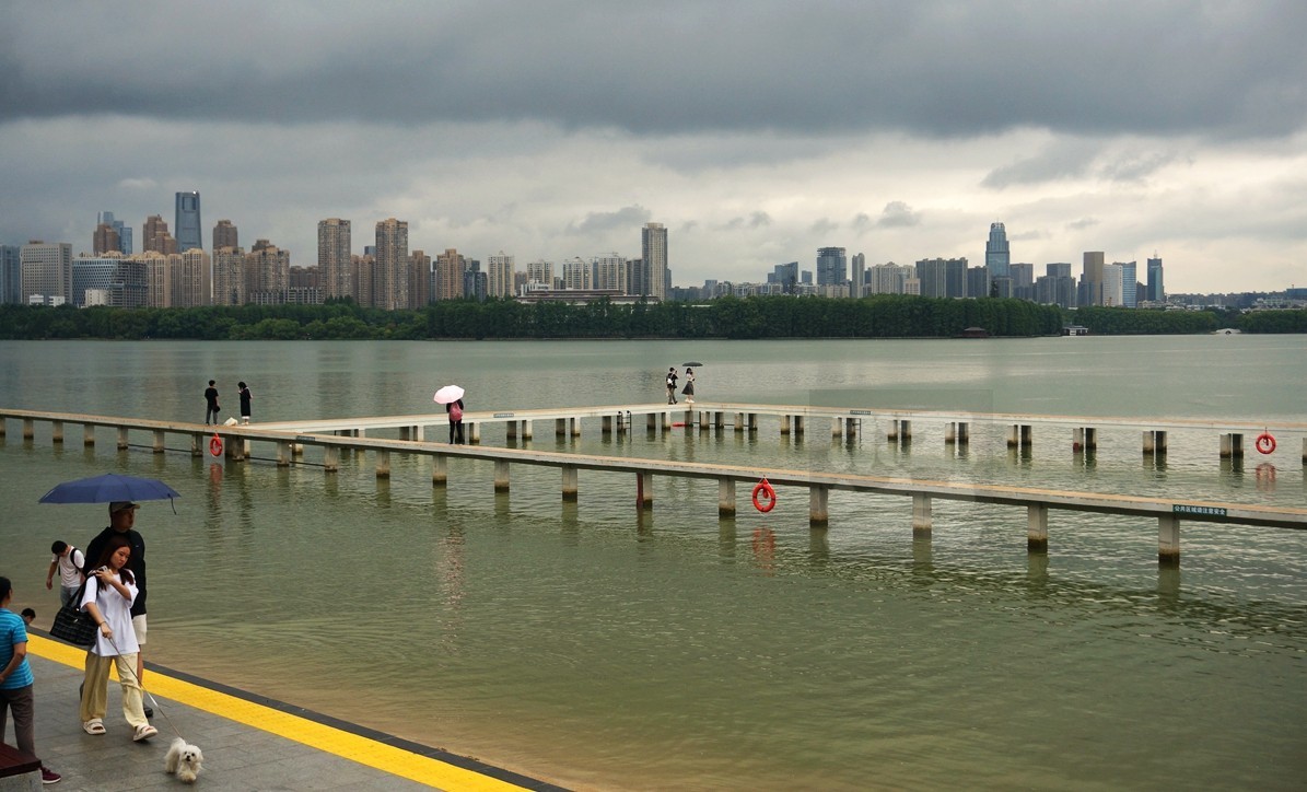 凌波门新貌2*东湖——武汉随笔