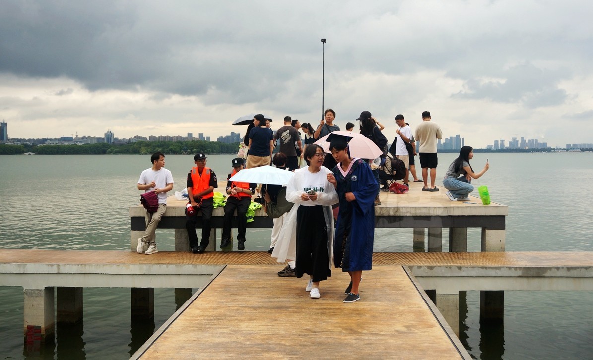 凌波门新貌2*东湖——武汉随笔