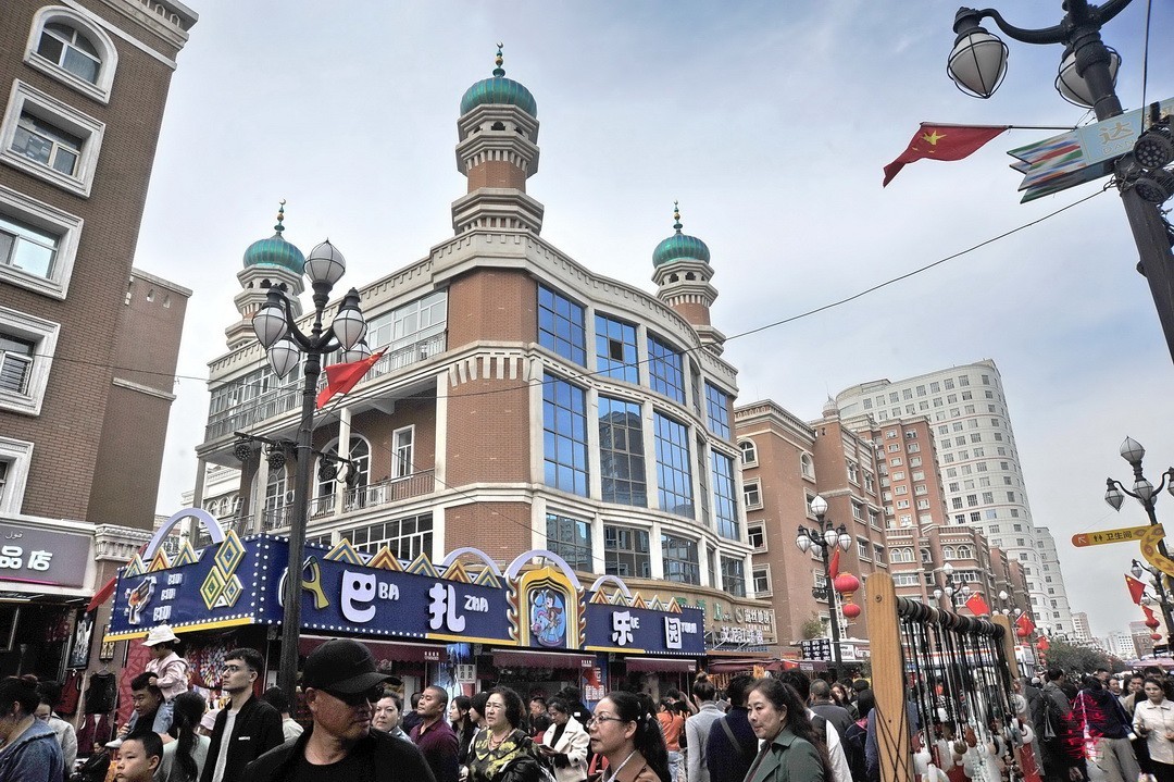 新疆国际大巴扎  周鸣天