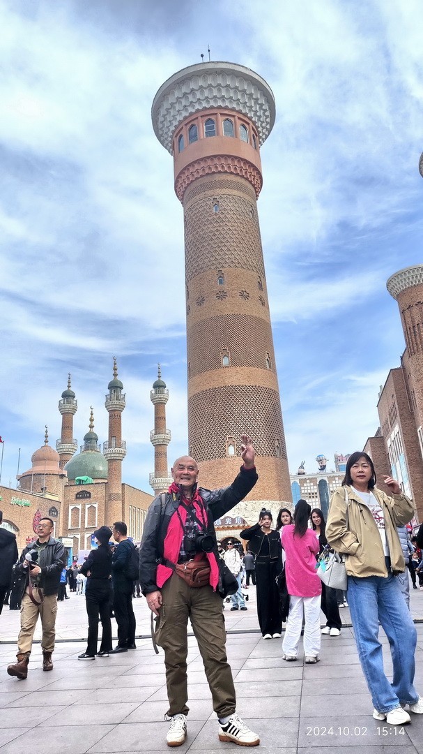 新疆国际大巴扎  周鸣天