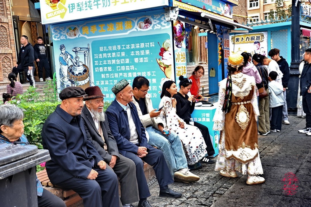 新疆国际大巴扎  周鸣天