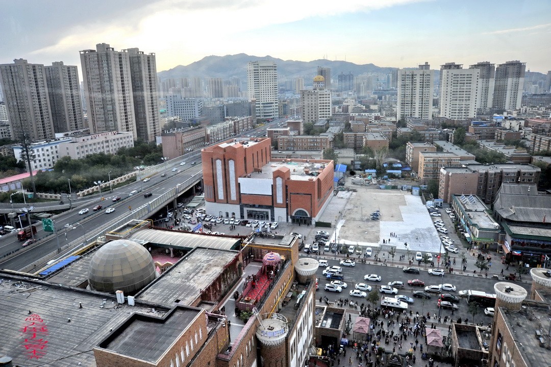 新疆国际大巴扎  周鸣天