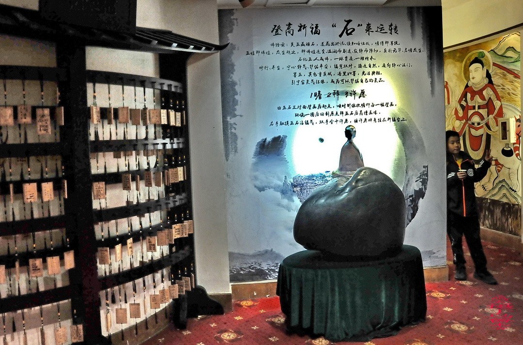 新疆国际大巴扎  周鸣天