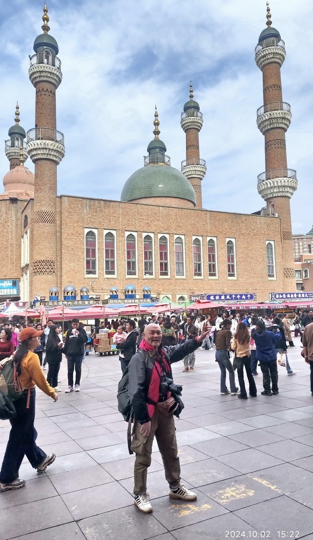 新疆国际大巴扎  周鸣天