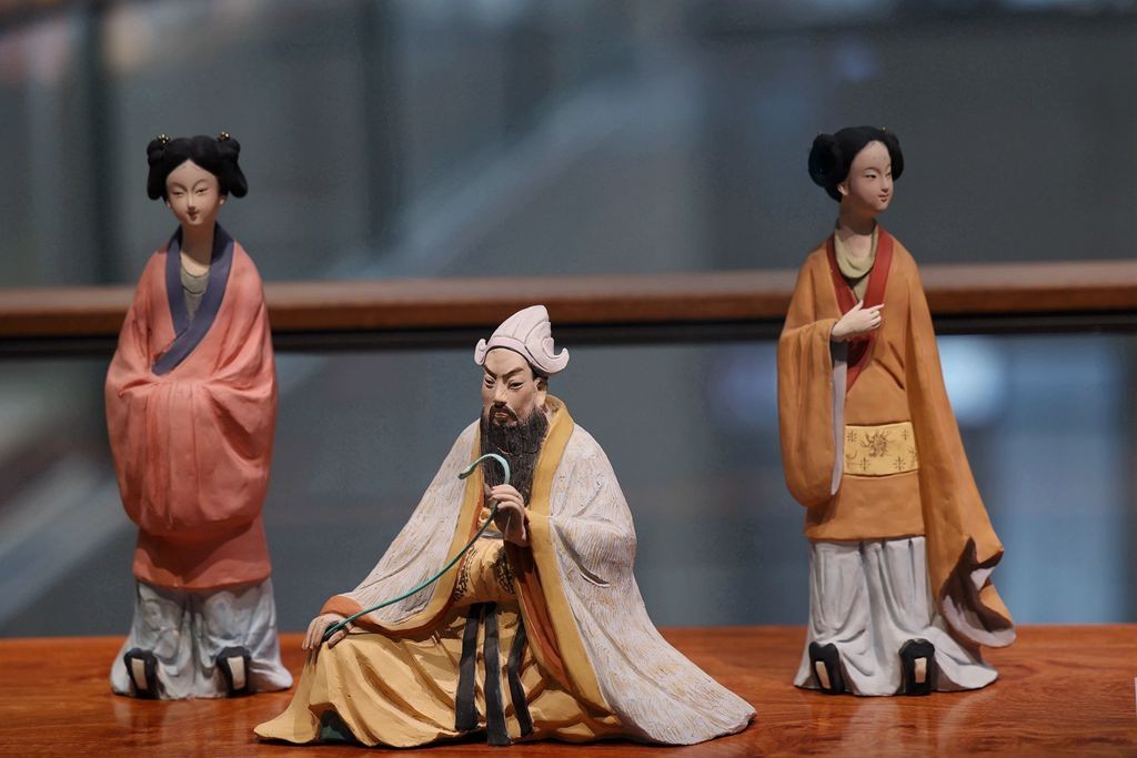 华服。泥彩----中华历代服饰泥塑展