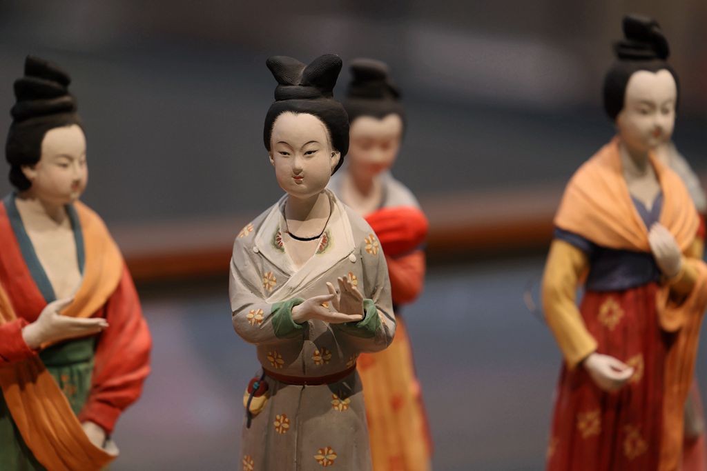 华服。泥彩----中华历代服饰泥塑展