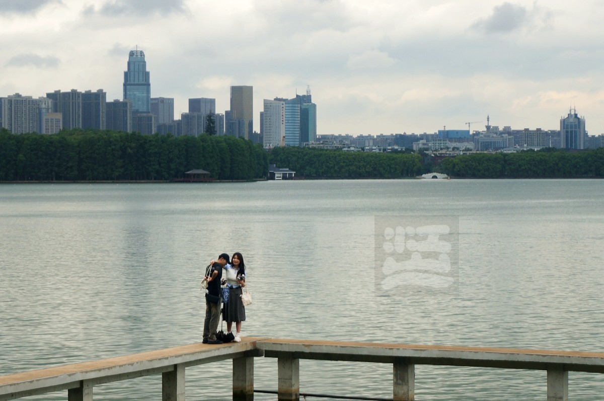 凌波门新貌*东湖——武汉随笔