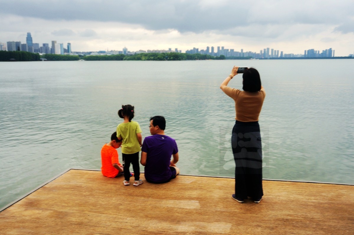 凌波门新貌*东湖——武汉随笔