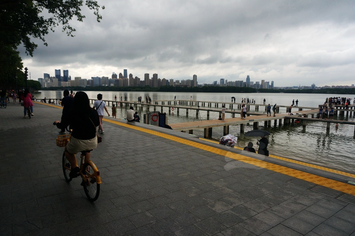 凌波门新貌*东湖——武汉随笔