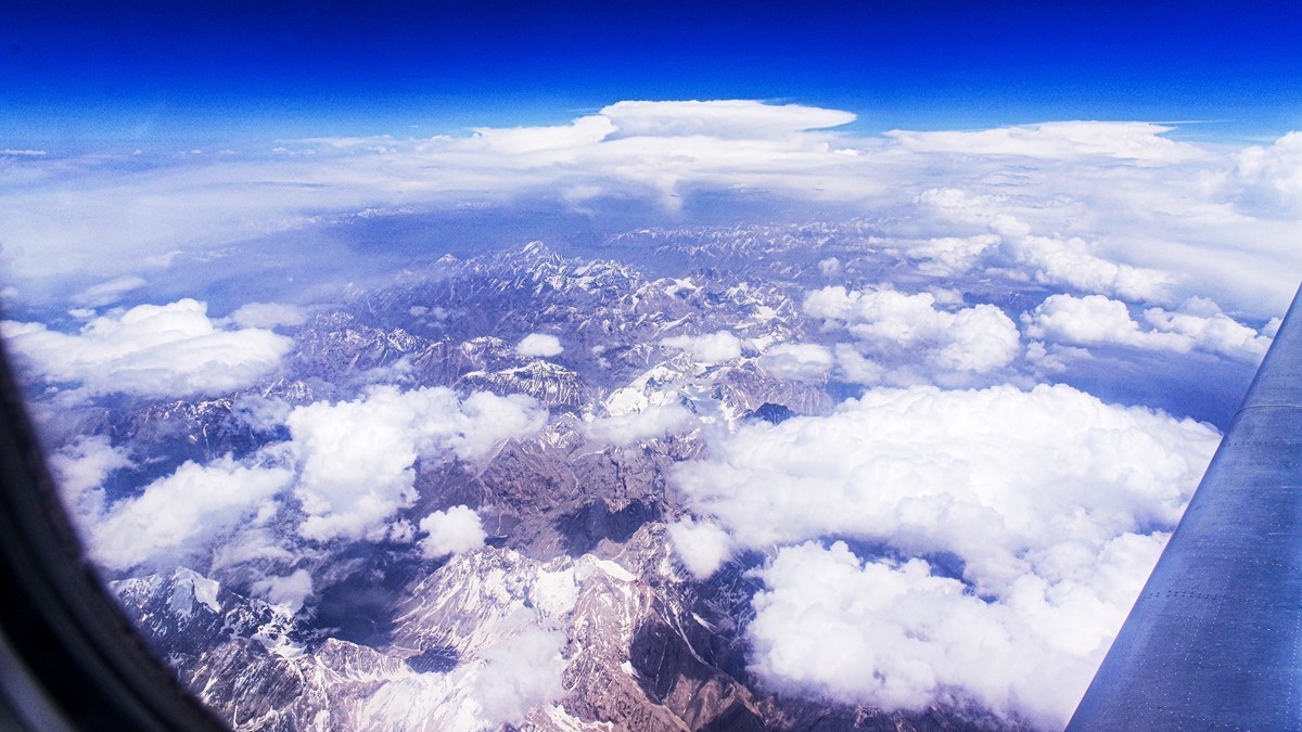 从库尔勒经塔里木到伊宁【4】航拍飞越天山