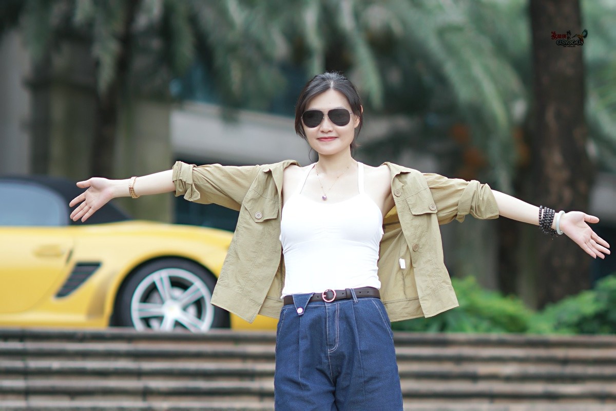 【豪车酷女】---俏俏