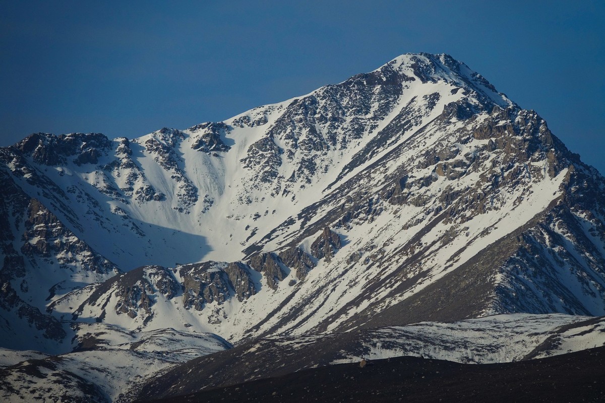 路过祁连山巴尔斯雪山