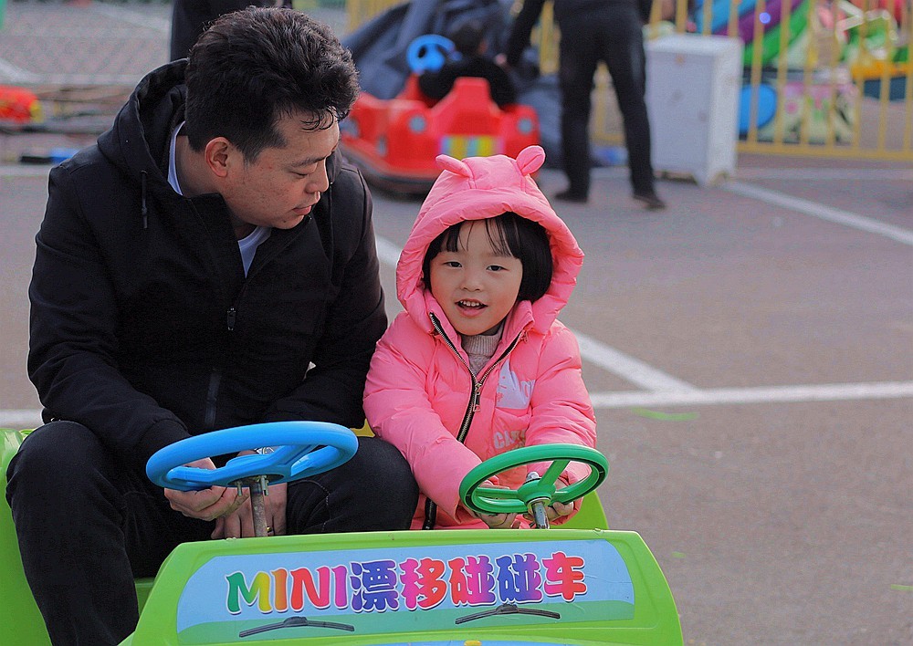 《不老松：纪实摄影》走马观花逛庙会：人物众相！