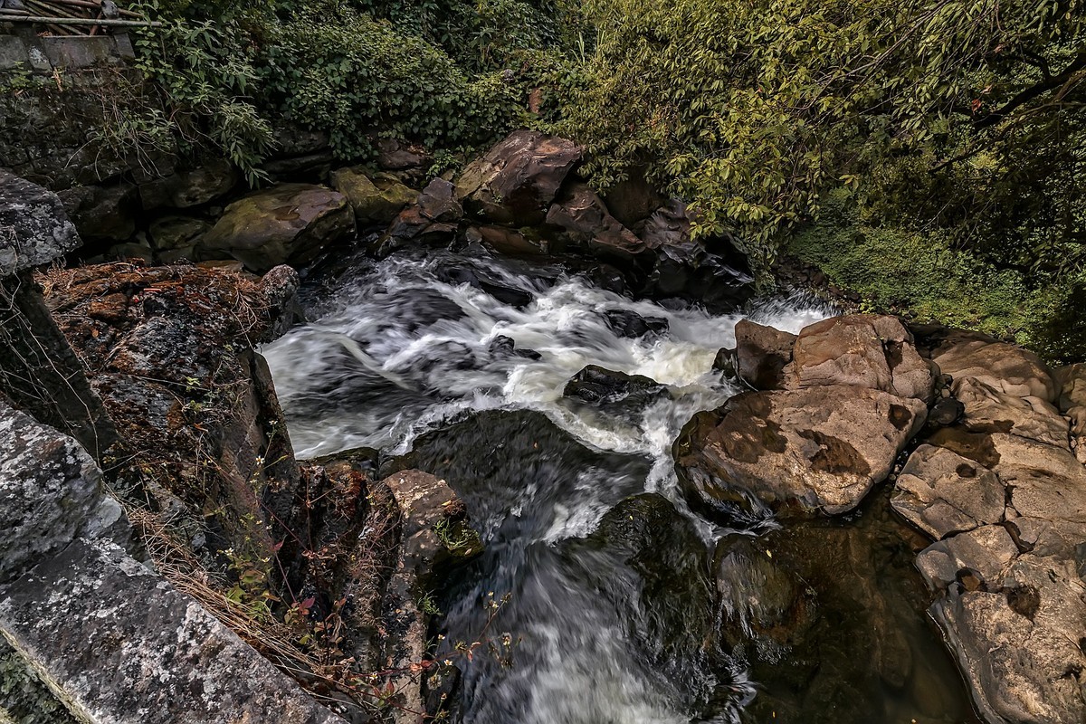 云南腾冲 · 叠水河瀑布（2）