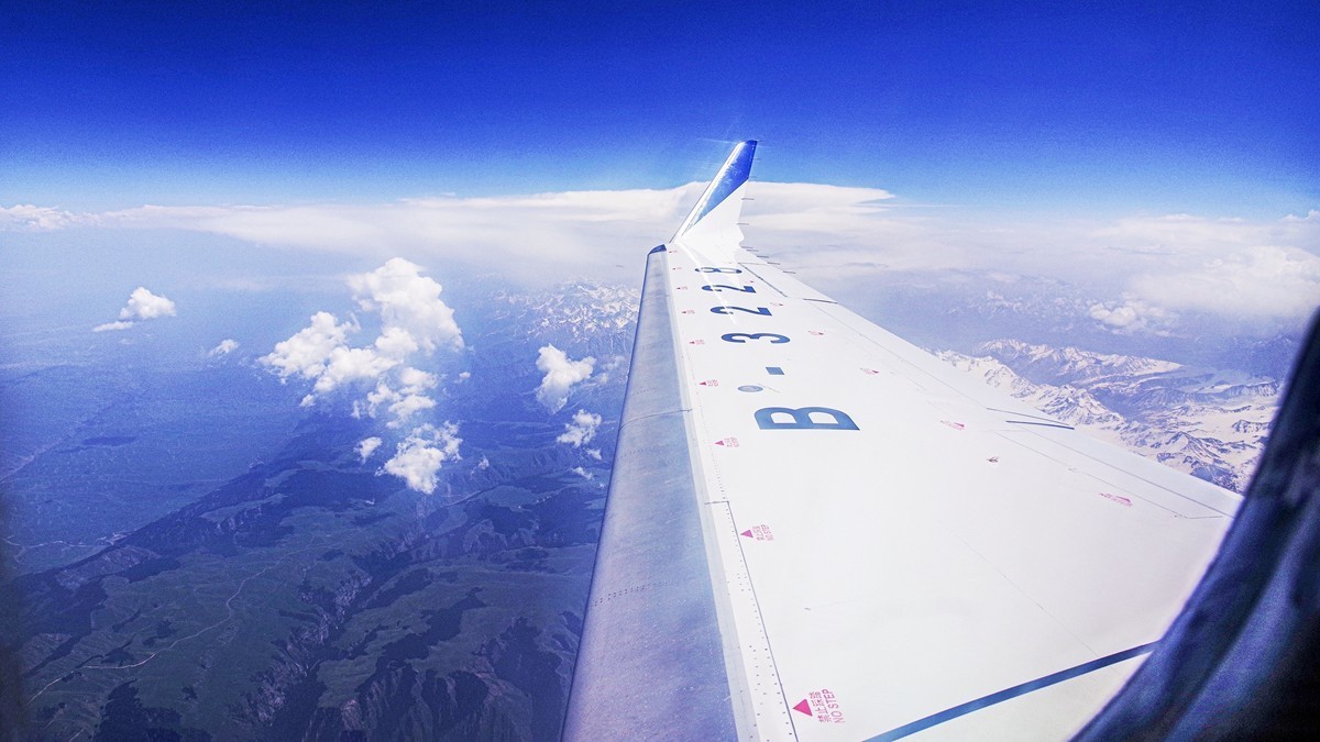 从库尔勒经塔里木到伊宁【4】航拍飞越天山