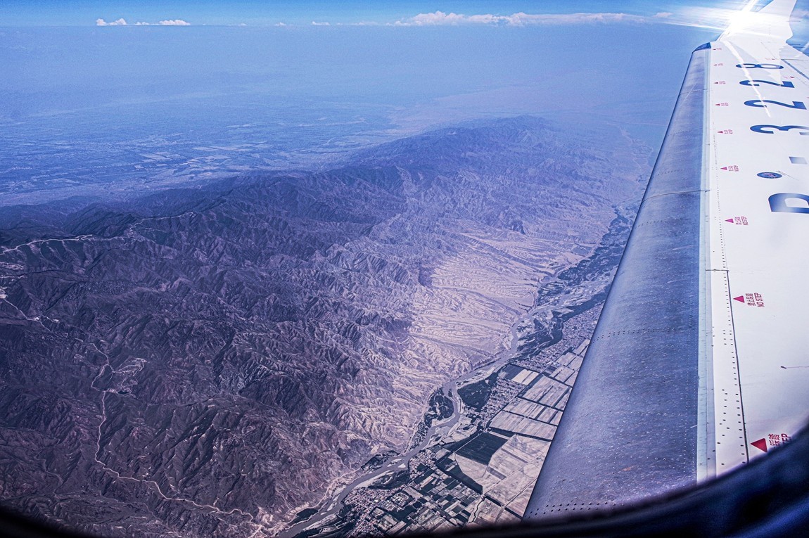 从库尔勒经塔里木到伊宁【4】航拍飞越天山