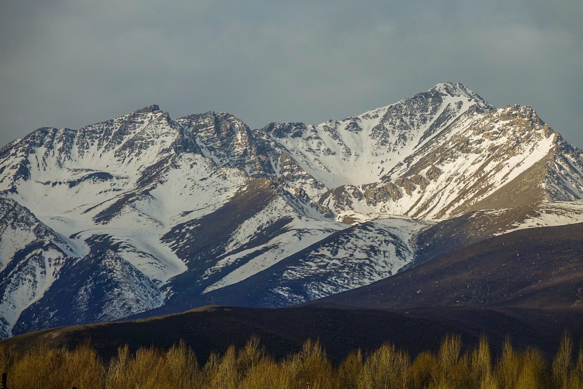 路过祁连山巴尔斯雪山
