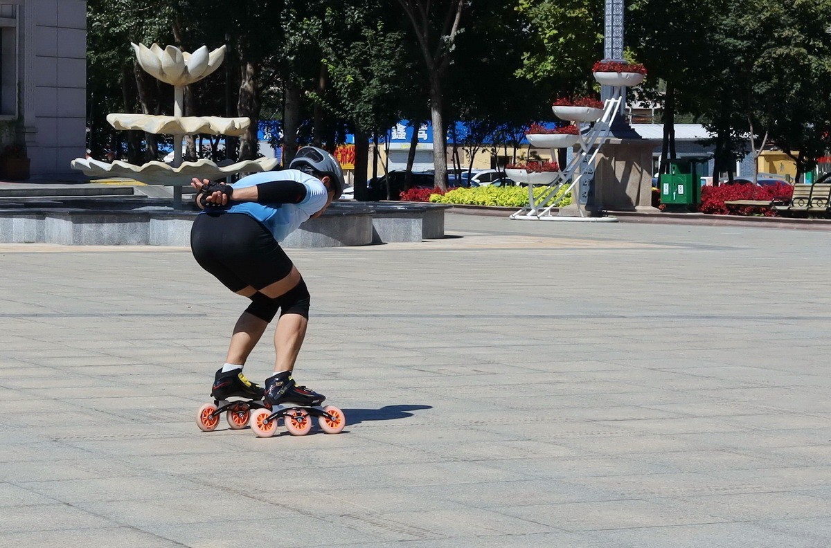 夏日旱冰爱好者      12