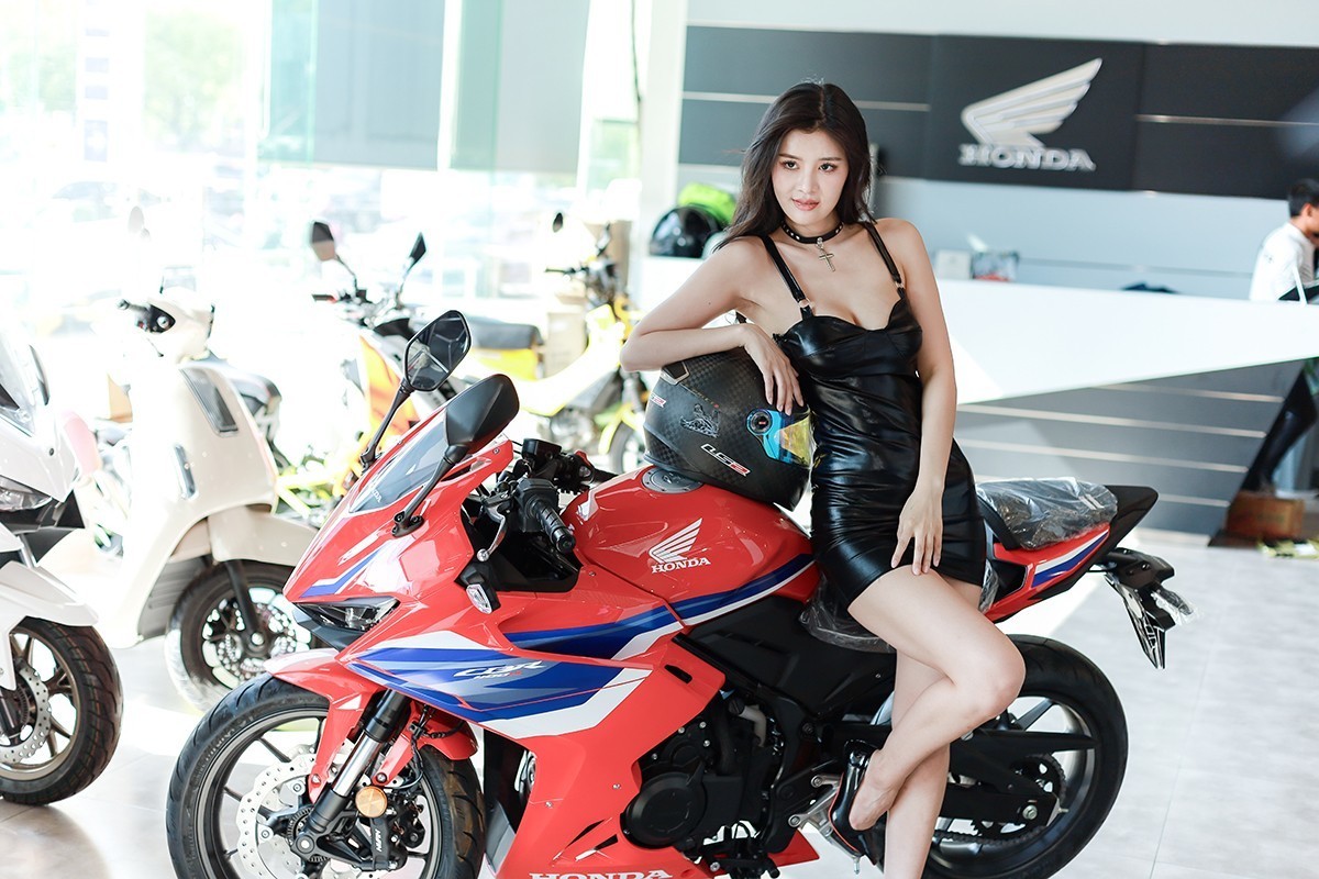 佳能EF 50mm f/1.4 USM镜头拍机车美女