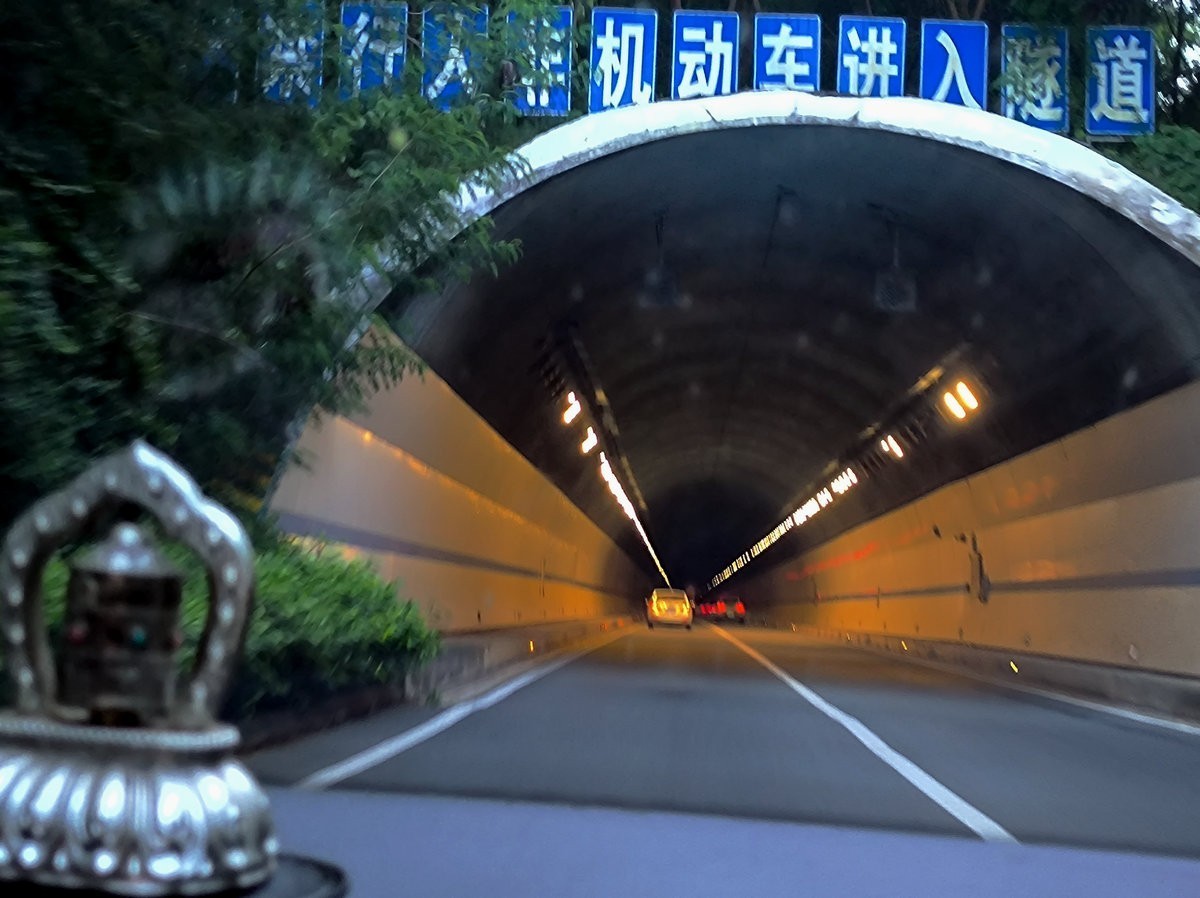 2024夏 海南环岛行（94）傍晚的三亚市