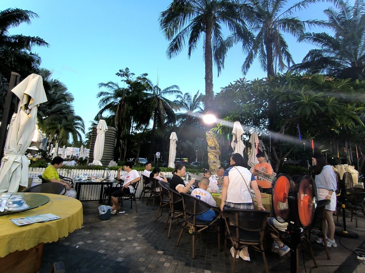 2024夏 海南环岛行（94）傍晚的三亚市