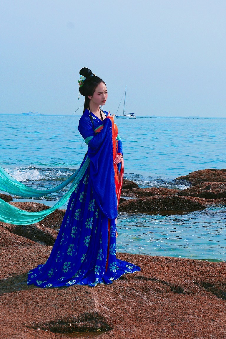 奇想黑白片抓拍扫街《古装美女，风景，花草》