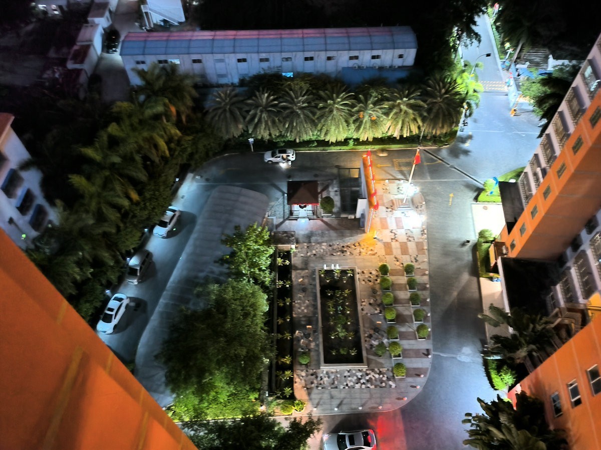 2024夏 海南环岛行（94）傍晚的三亚市